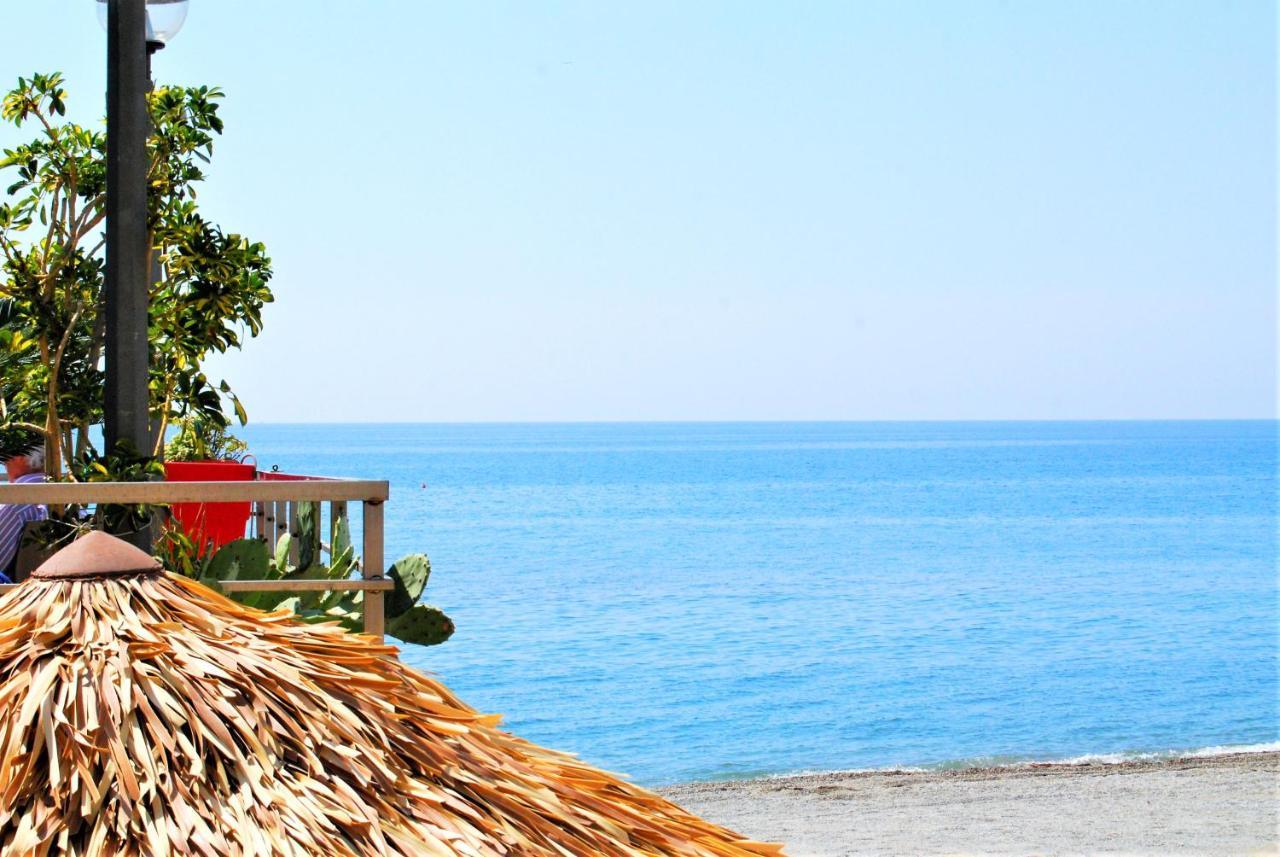 Tramonto Sul Mare - Sea Suite Savona Exterior foto