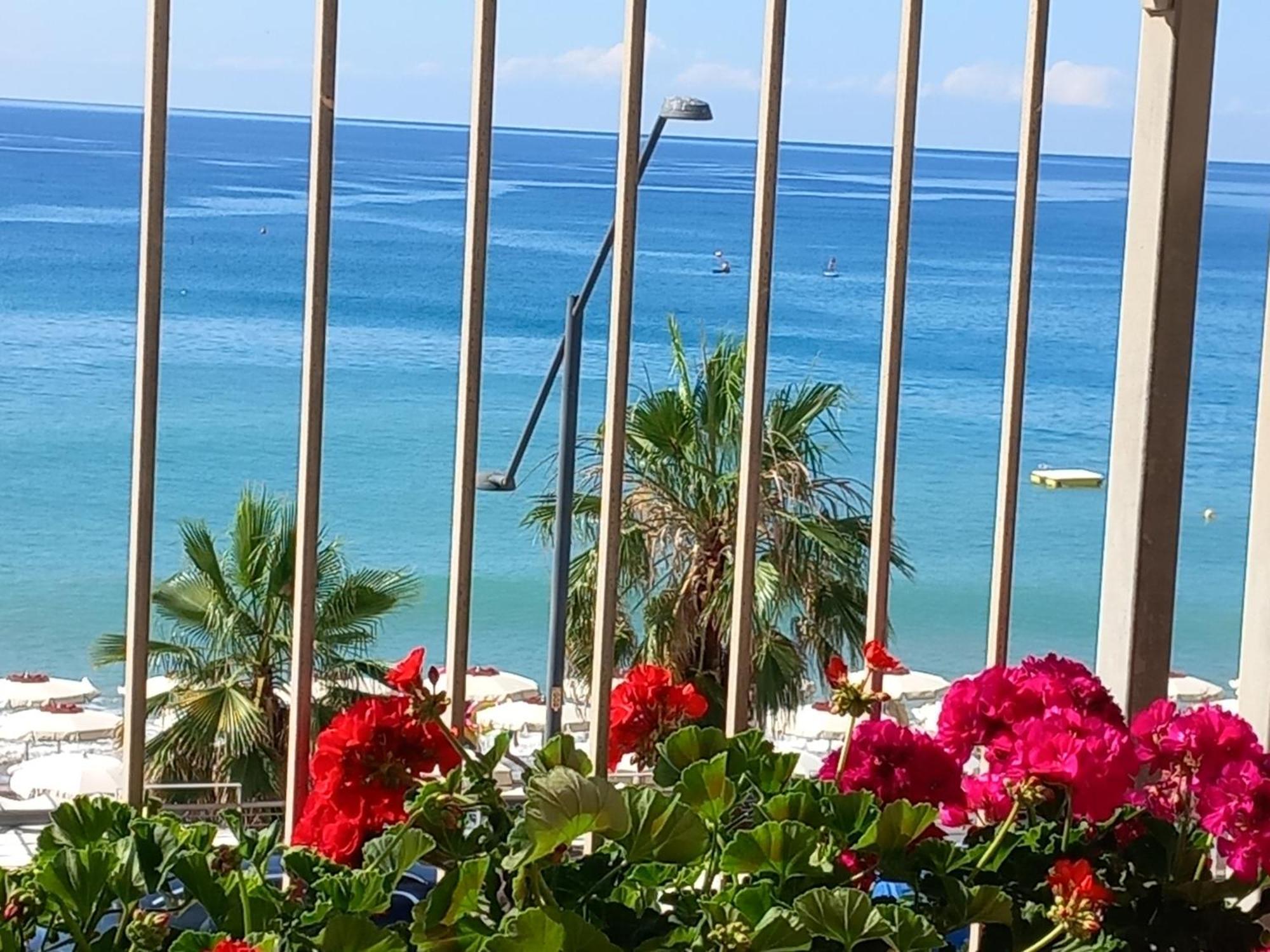 Tramonto Sul Mare - Sea Suite Savona Exterior foto