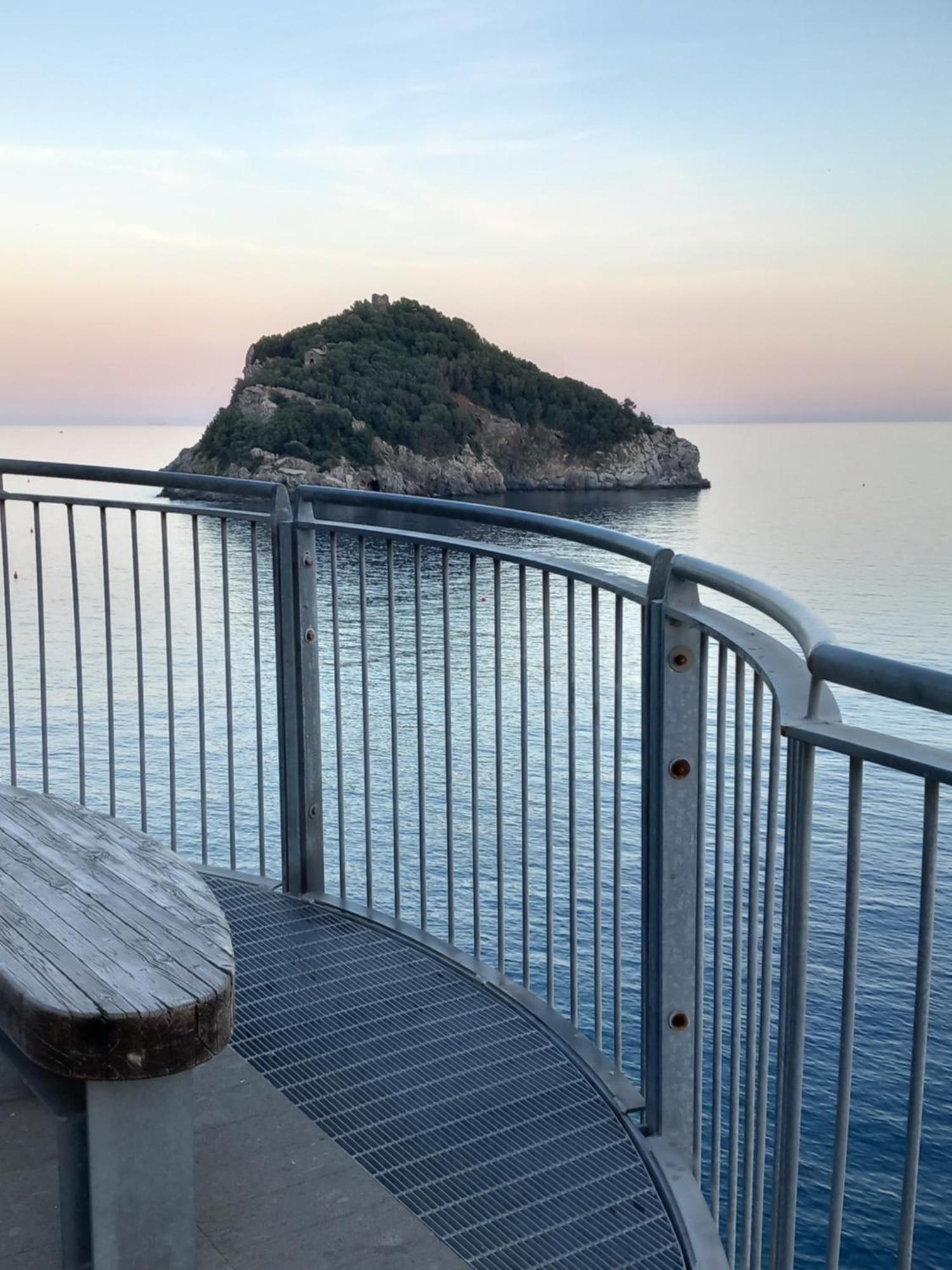 Tramonto Sul Mare - Sea Suite Savona Exterior foto