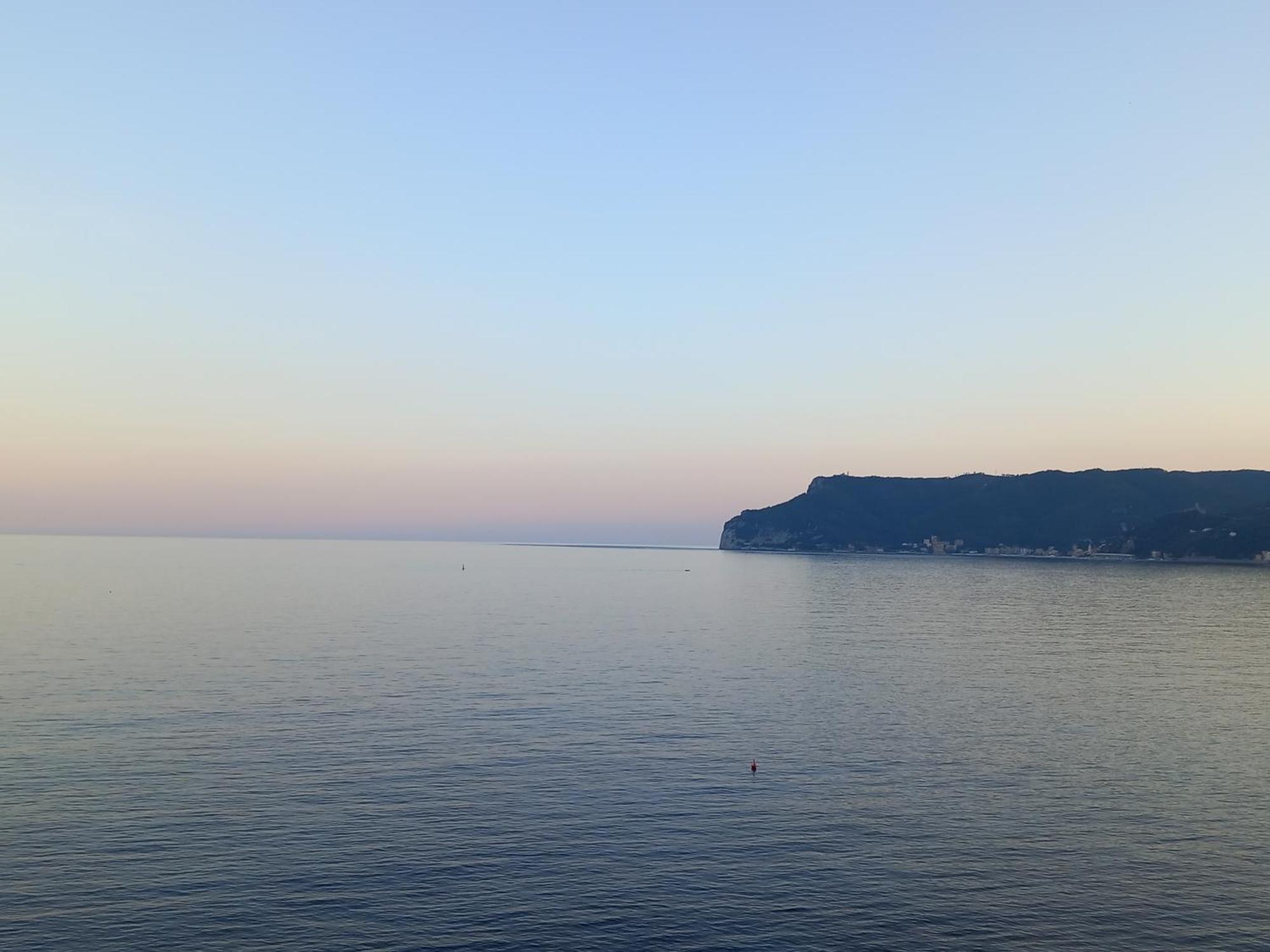 Tramonto Sul Mare - Sea Suite Savona Exterior foto