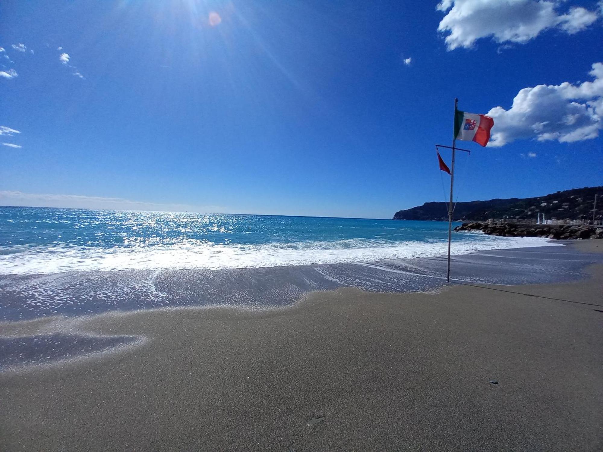 Tramonto Sul Mare - Sea Suite Savona Exterior foto
